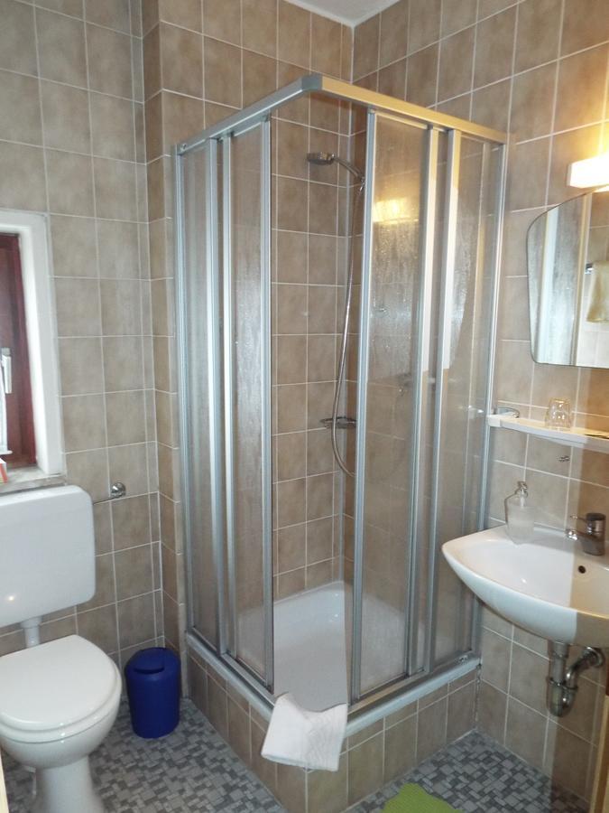 Hotel Garni Zum Reinhardswald Gewissenruh Eksteriør bilde